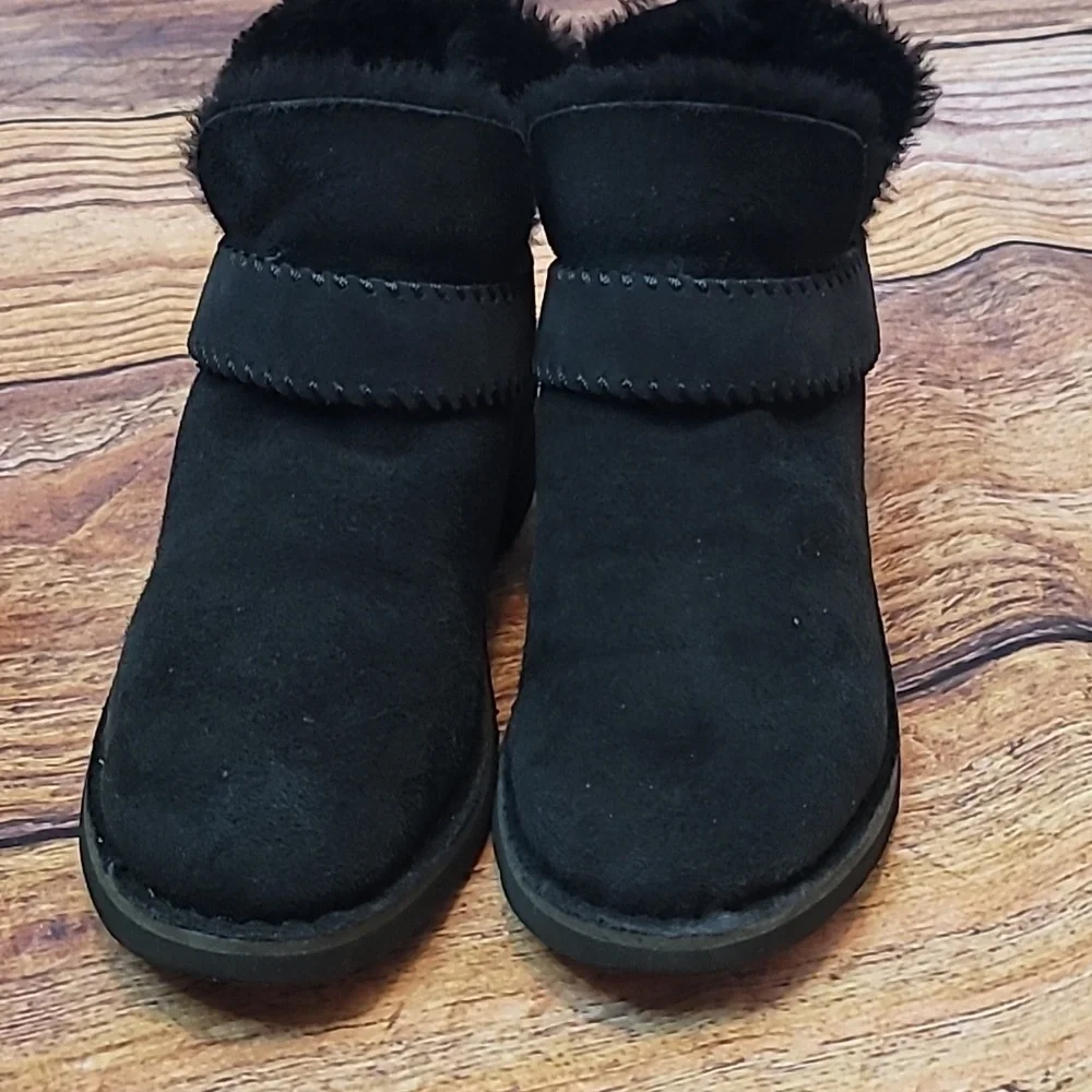 UGG McKay Boots - Picture 11 of 16
